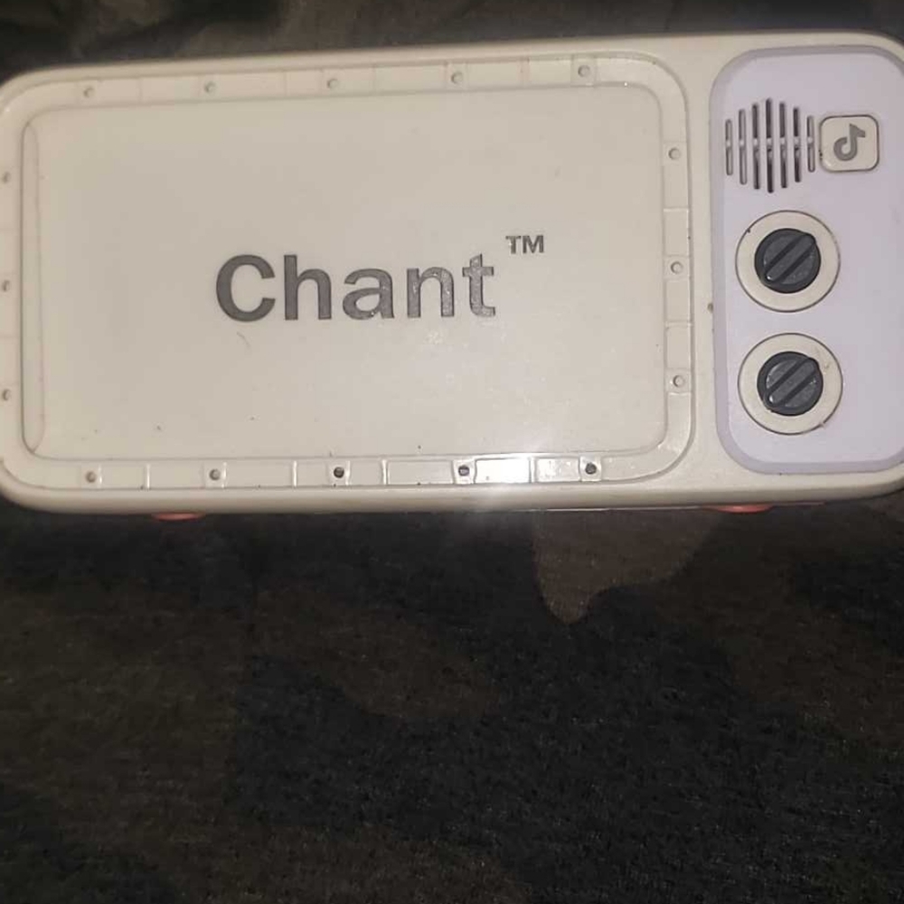 Chant mini TV Bluetooth speaker